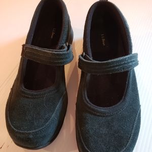 L L Bean womens size 11 suede shoes